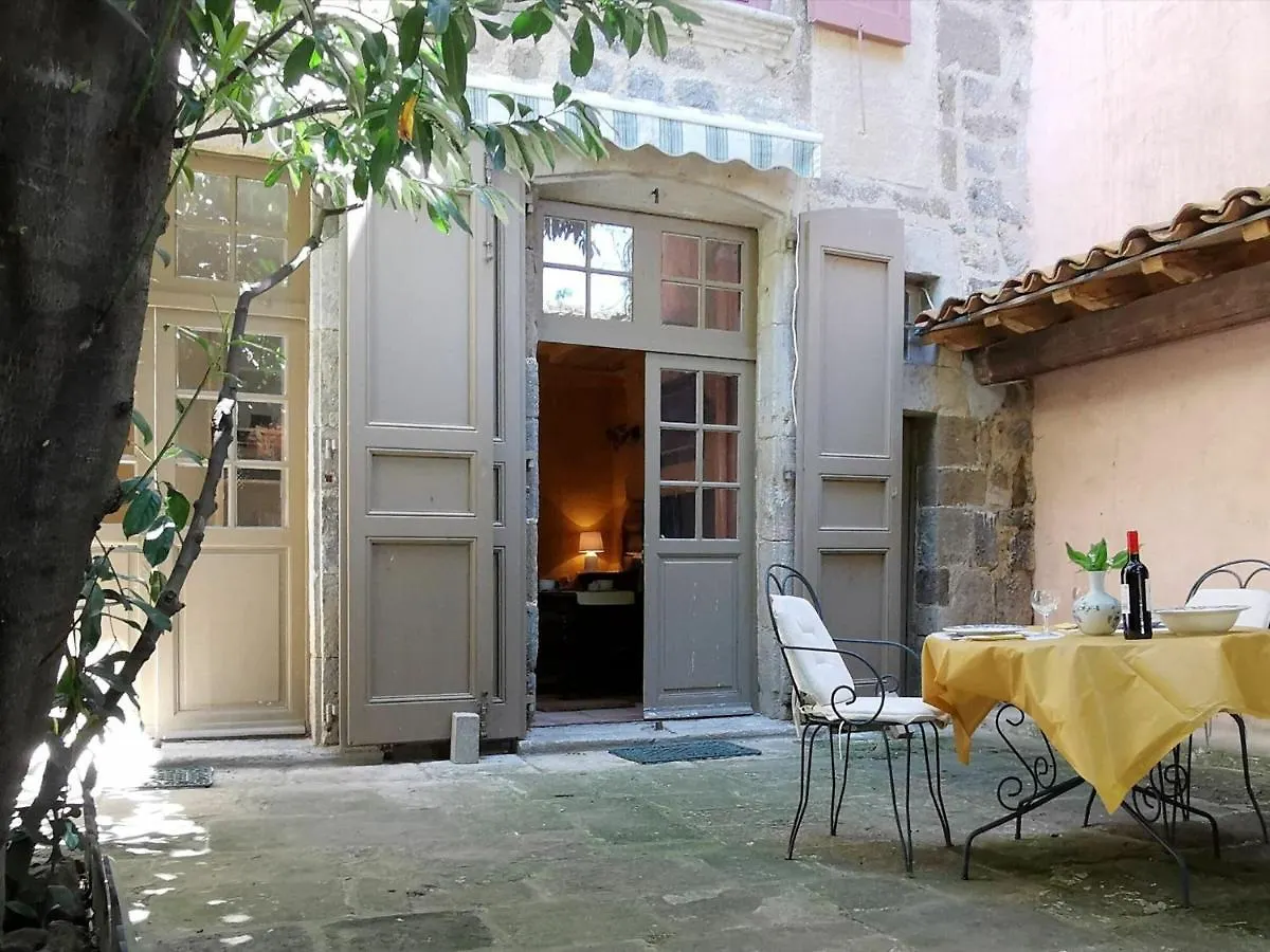 Cocon Au Coeur Du Puy-En-Velay Avec Cour Privee Et Wifi - Fr-1-582-325 Apartment Le Puy-en-Velay